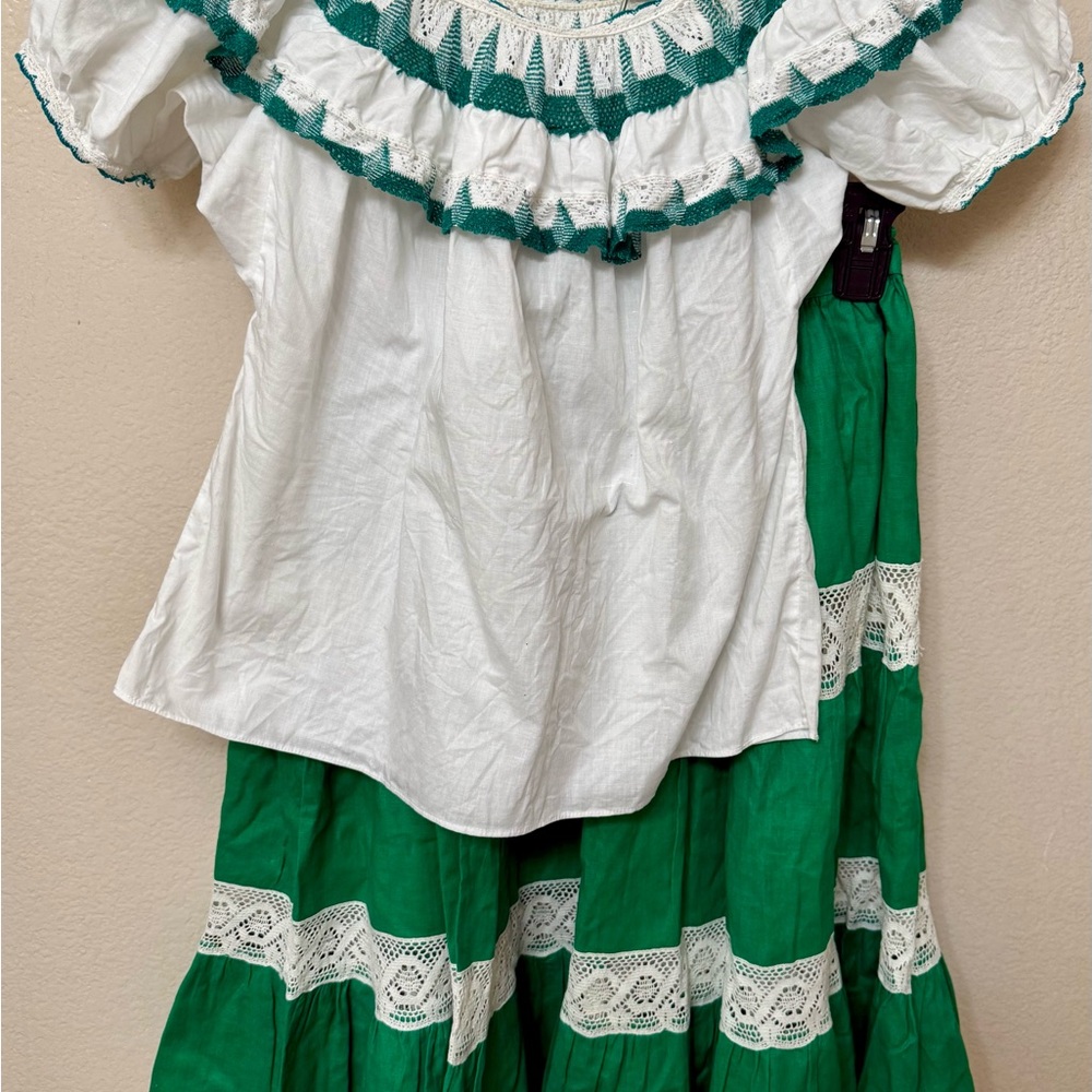 Vtg 1950s traditional Mexican White Folklórico Dance Ensemble green & white sz s